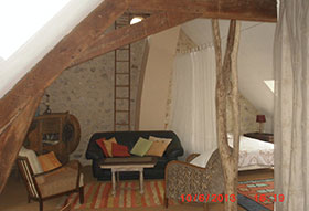 salon-avec-chambre-2-sur-la-droite